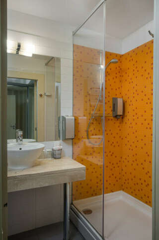 Гостиница Пятый угол Санкт-Петербург Двухместный номер с 1 кроватью или 2 отдельными кроватями-1